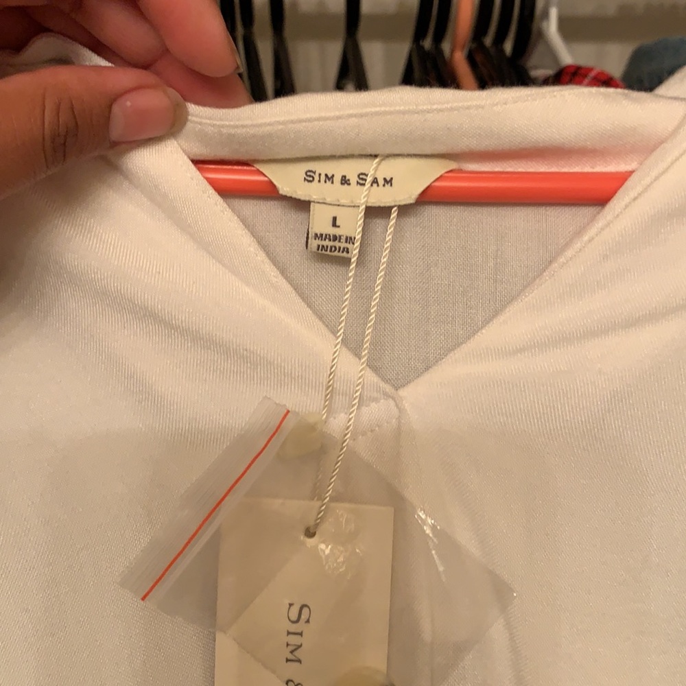 White  blouse - Picture 3 of 3